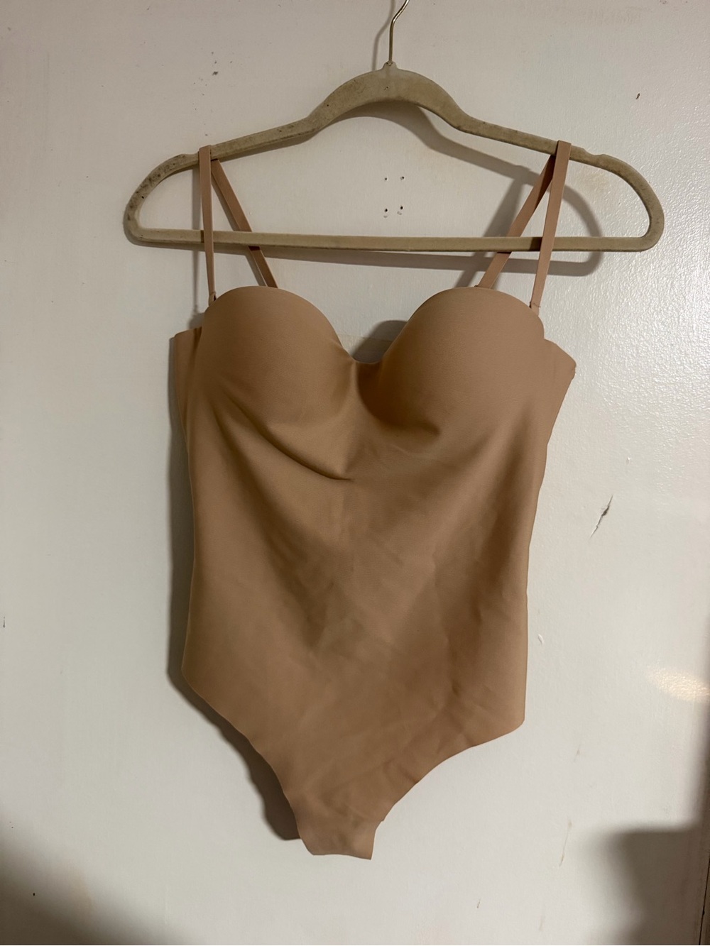 NWT SKIMS Body Molded Underwire Bodysuit Clay - Size Medium